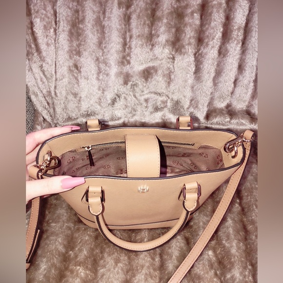 Tory Burch Bucket Bag Crossbody - Picture 5 of 9